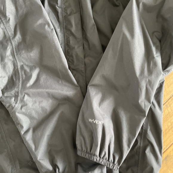 North face rain jacket - Picture 2 of 2